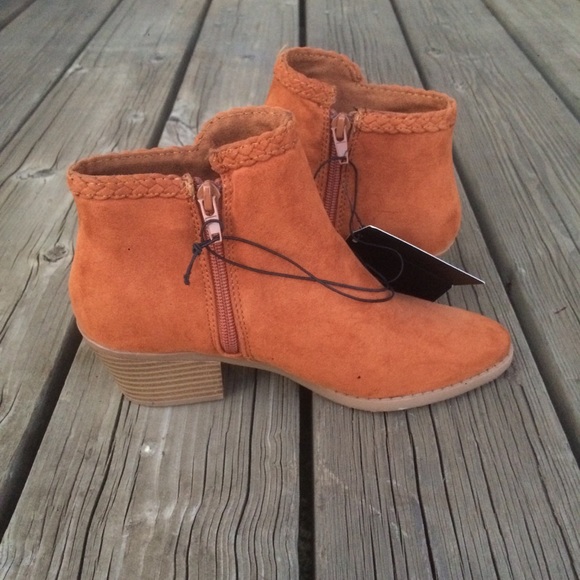 NWT Faux Suede Braided Ankle Booties - Picture 2 of 5